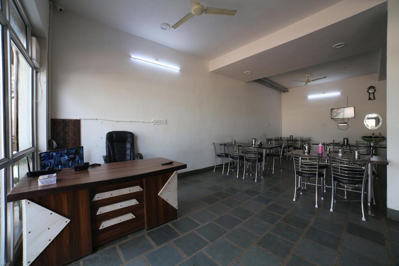 Oyo 37077 Hotel Rawat Ατζμέρ Εξωτερικό φωτογραφία