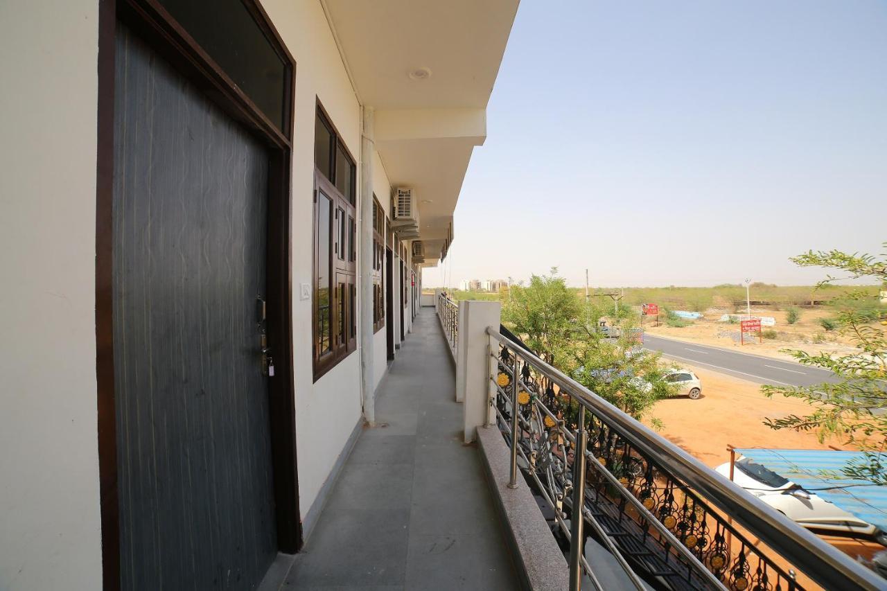 Oyo 37077 Hotel Rawat Ατζμέρ Εξωτερικό φωτογραφία
